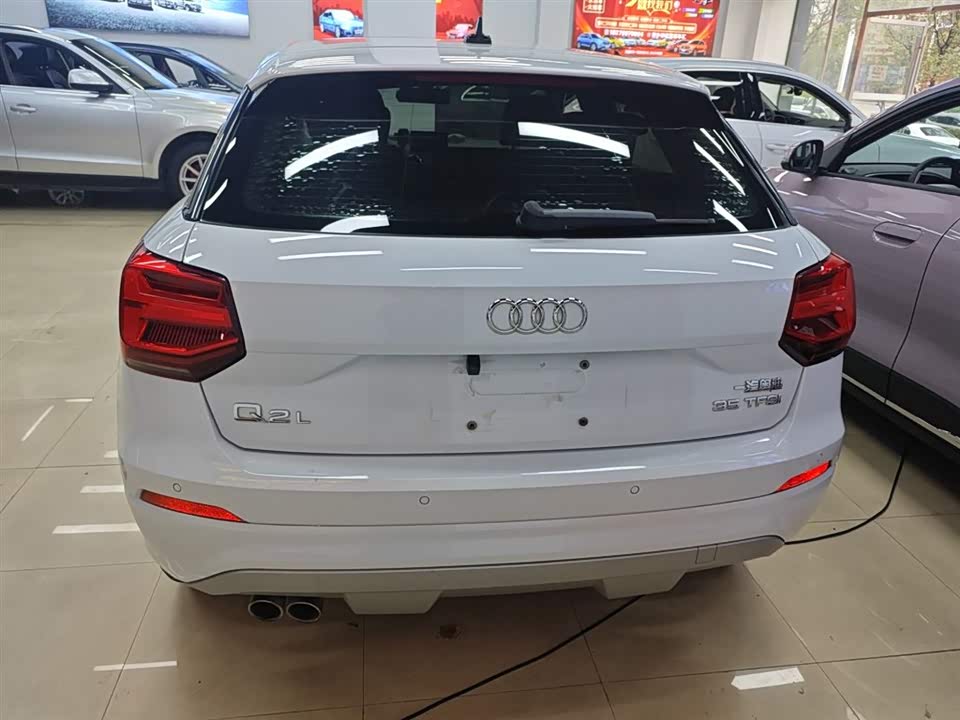 Audi Q2L