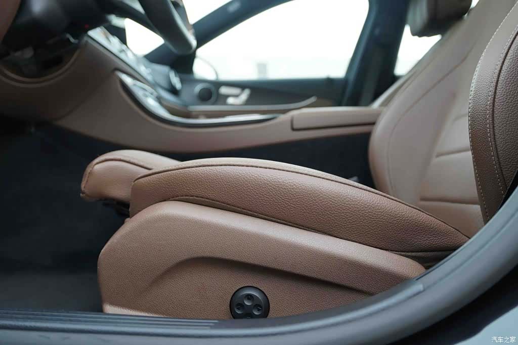 Mercedes-Benz E-Class, 2022 12