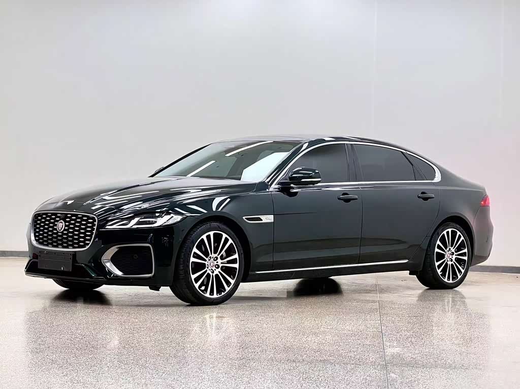 Jaguar XFL