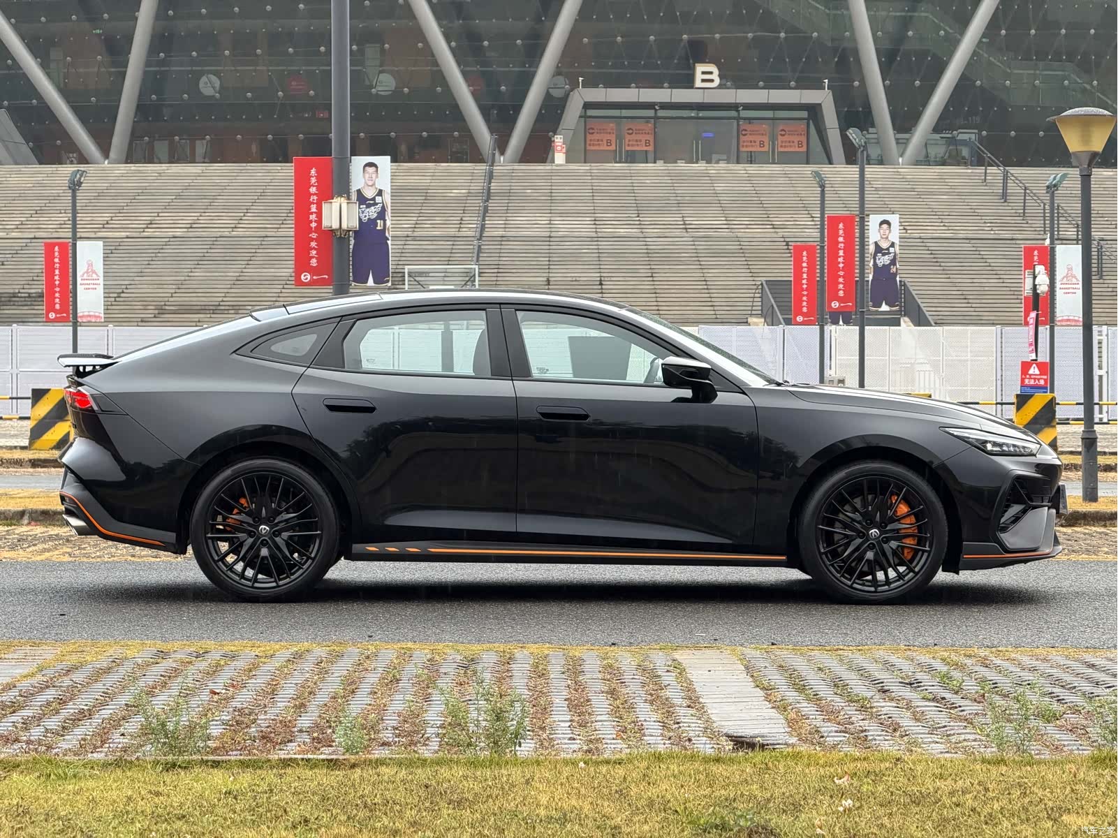 Changan UNI-V, 2025 10