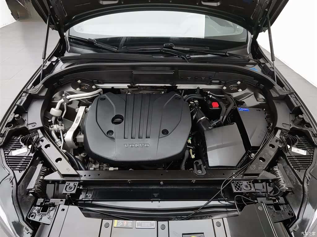 Volvo XC60, 2022 6