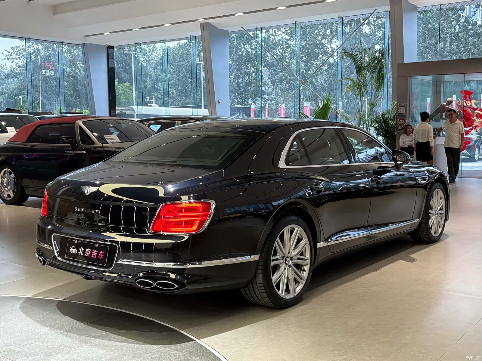 Bentley Flying Spur, 2024 7