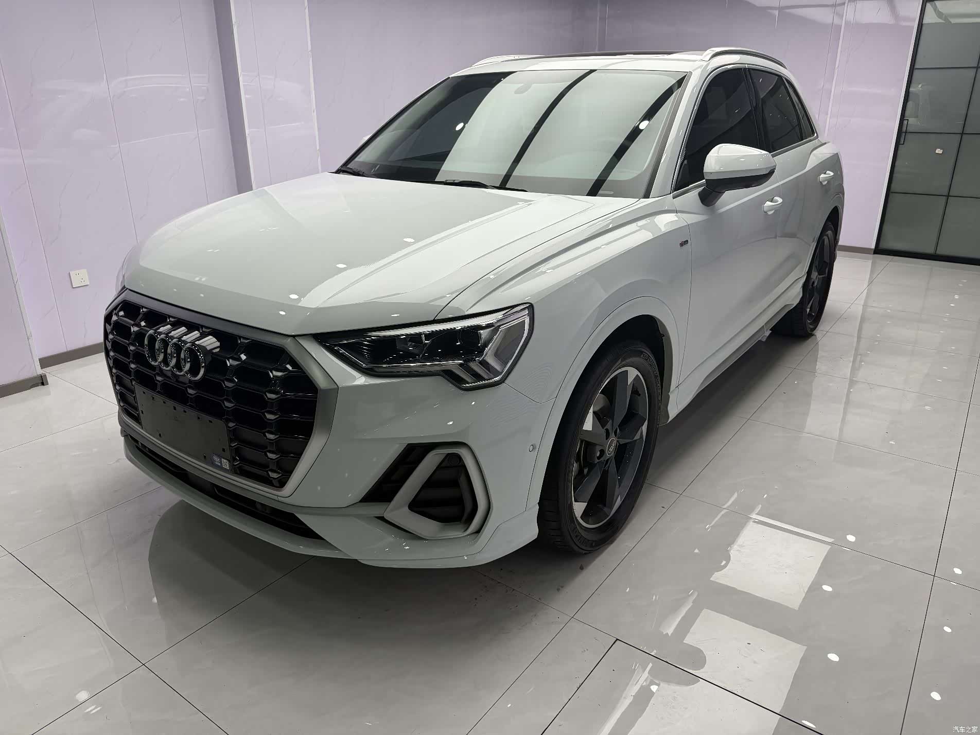Audi Q3, 2023 1