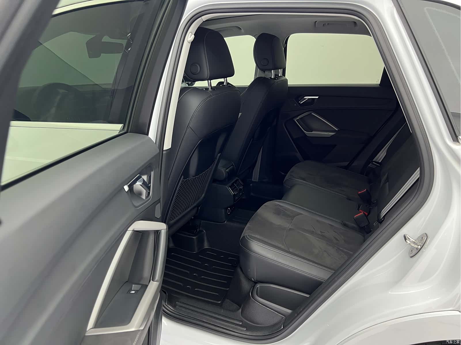 Audi Q3, 2023 12