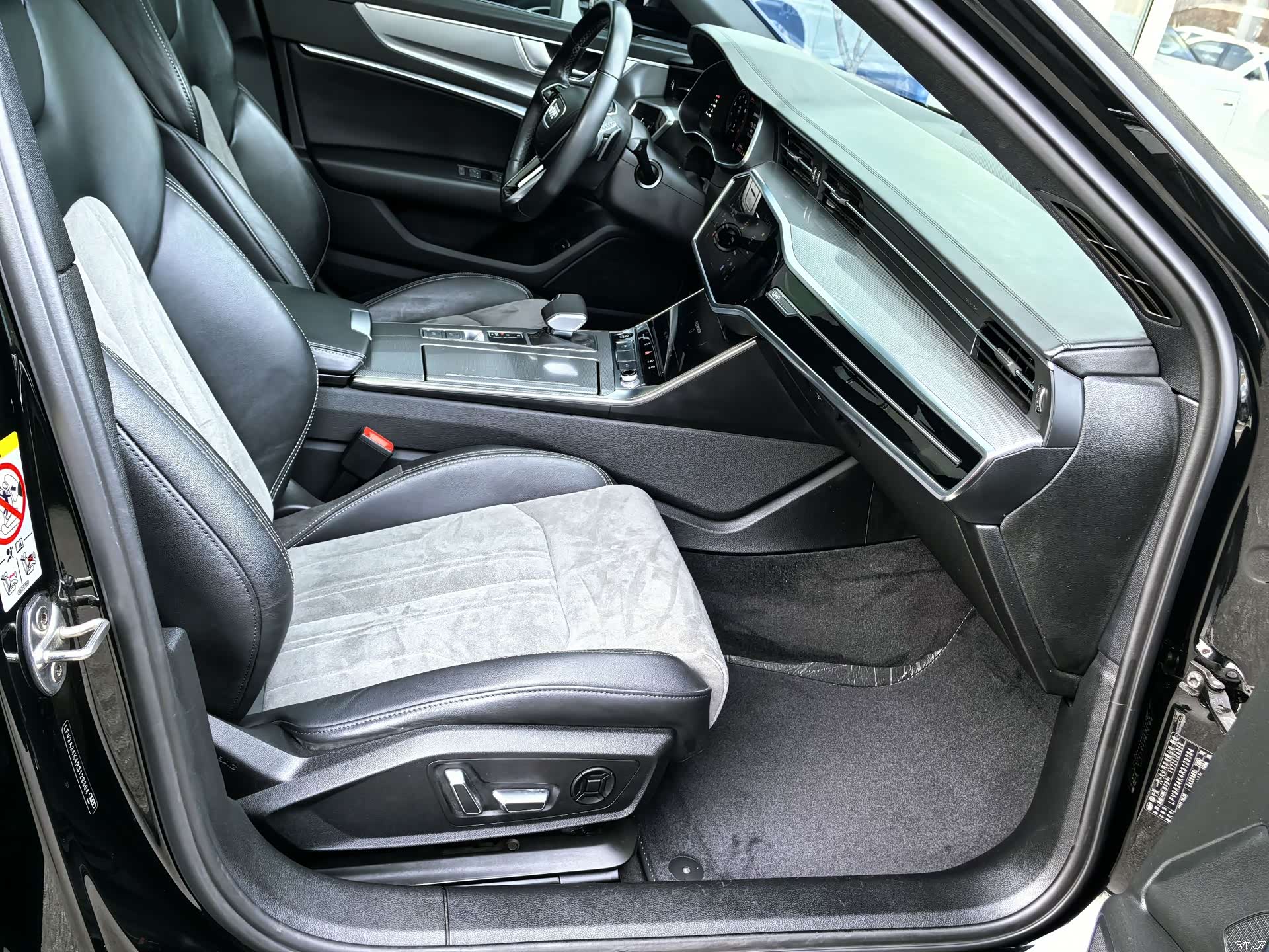 Audi A6L, 2025 14