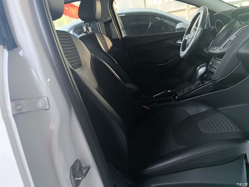 Ford Focus, 2018 25