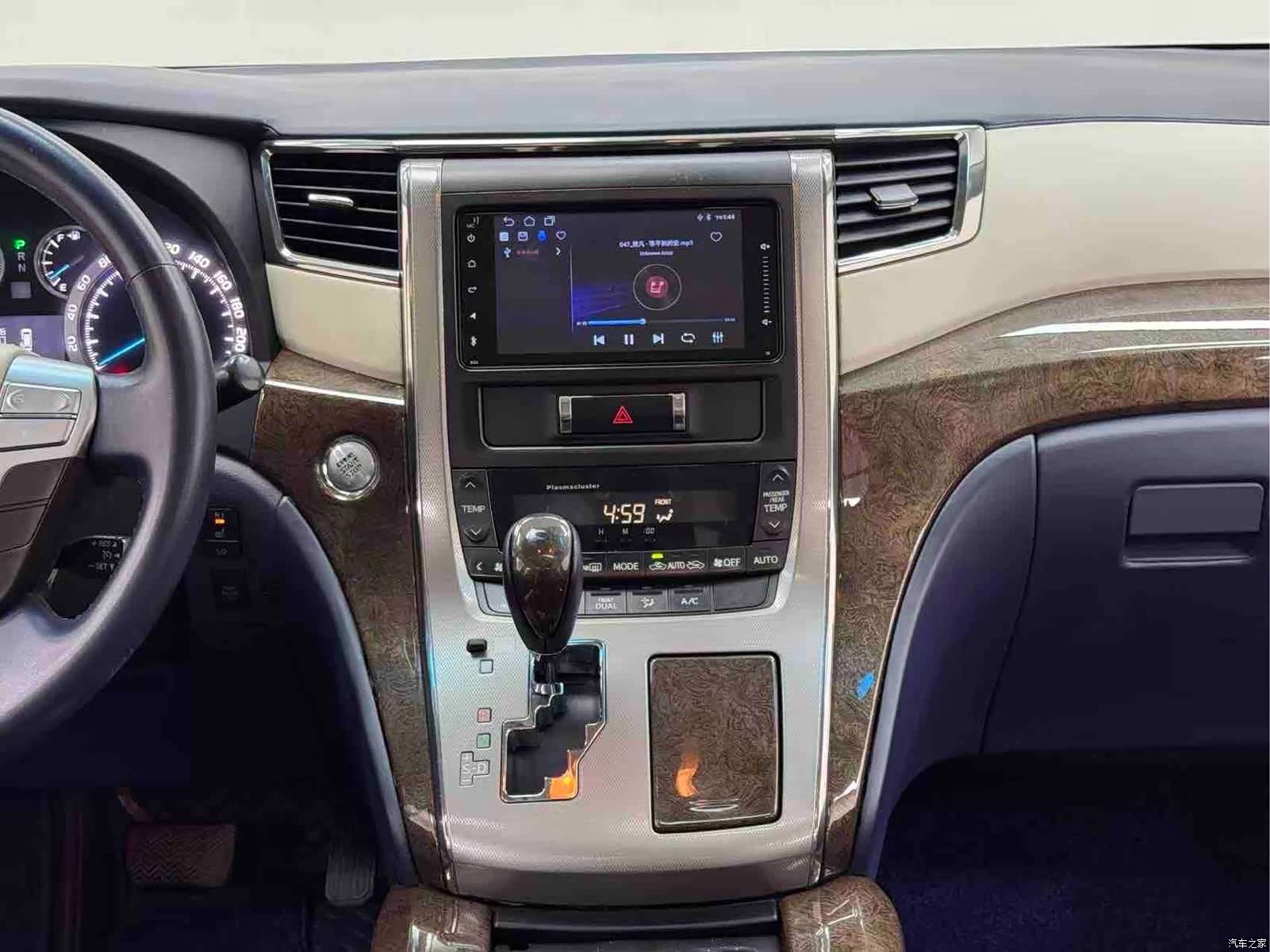 Toyota Alphard, 2012 17