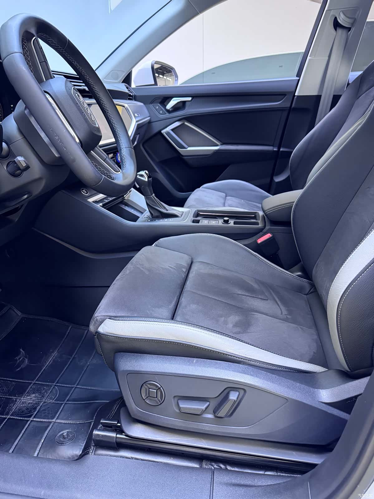 Audi Q3, 2022 12