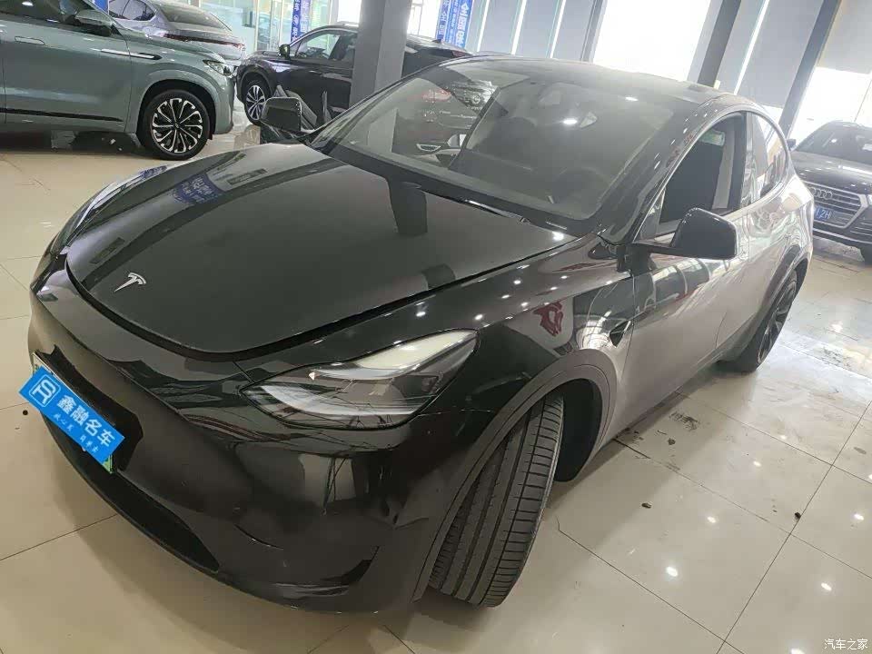 Tesla Model Y, 2022 2