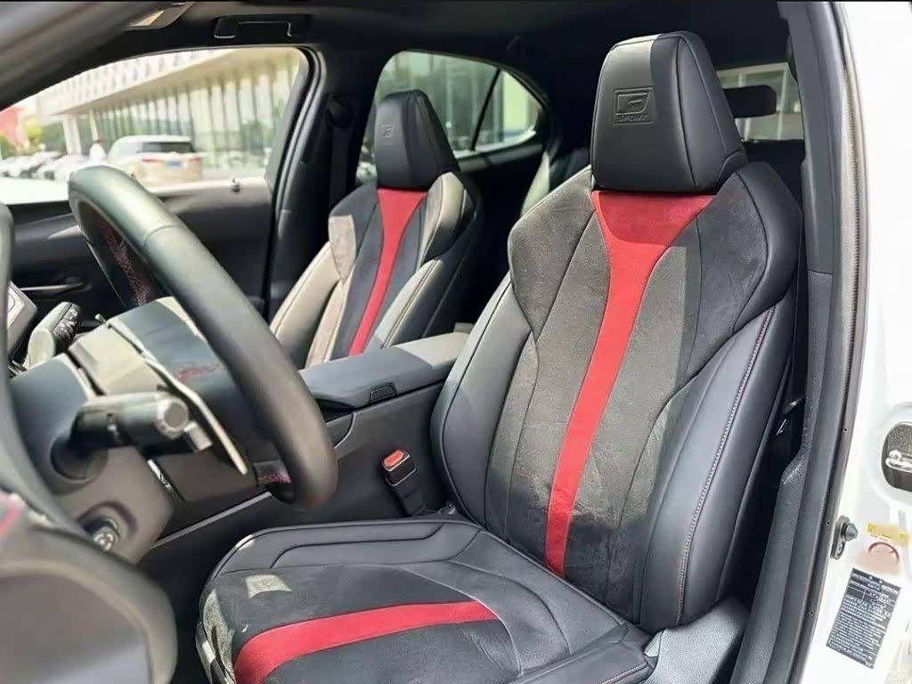 Lexus UX, 2019 9
