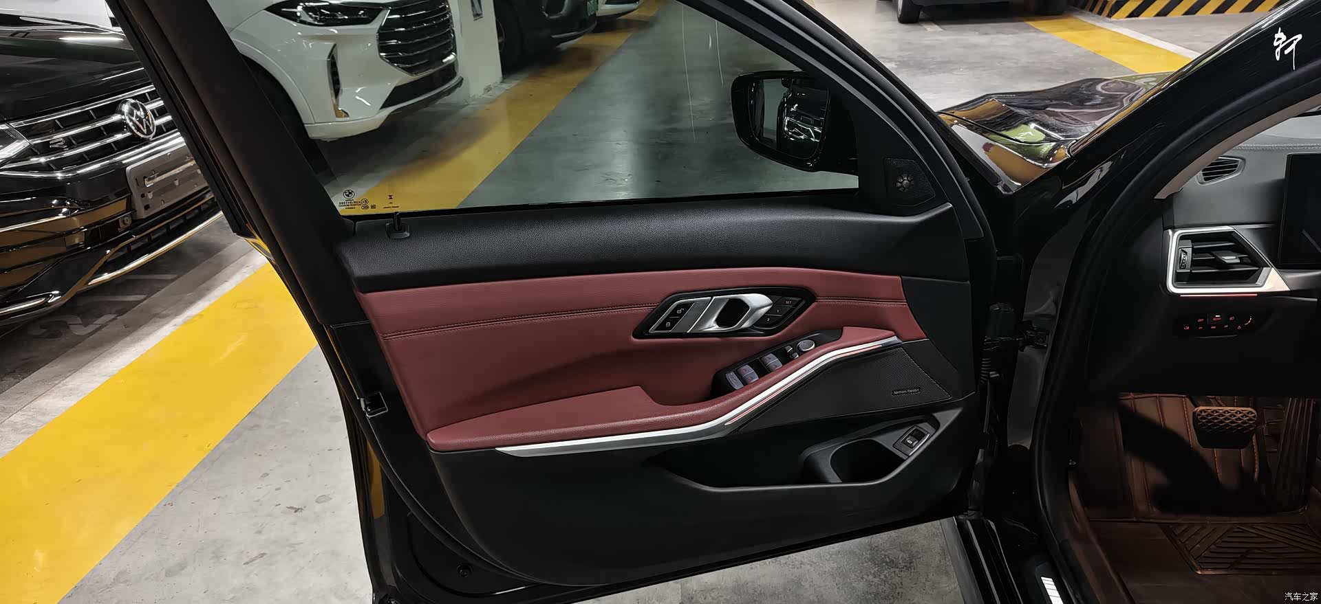 BMW 3 Series, 2023 все фото