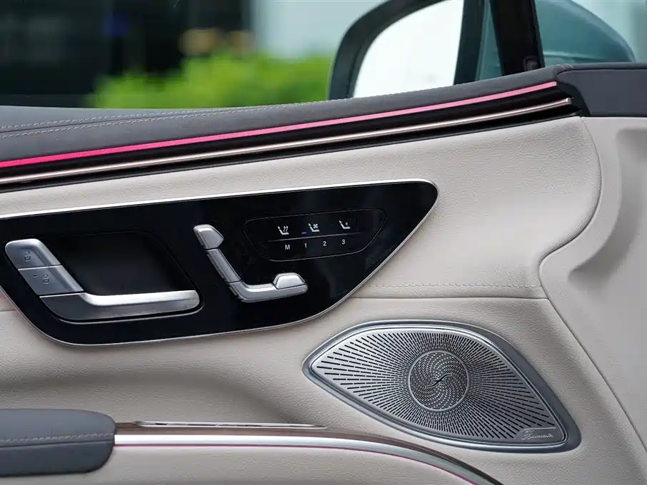 Mercedes-Benz EQS SUV