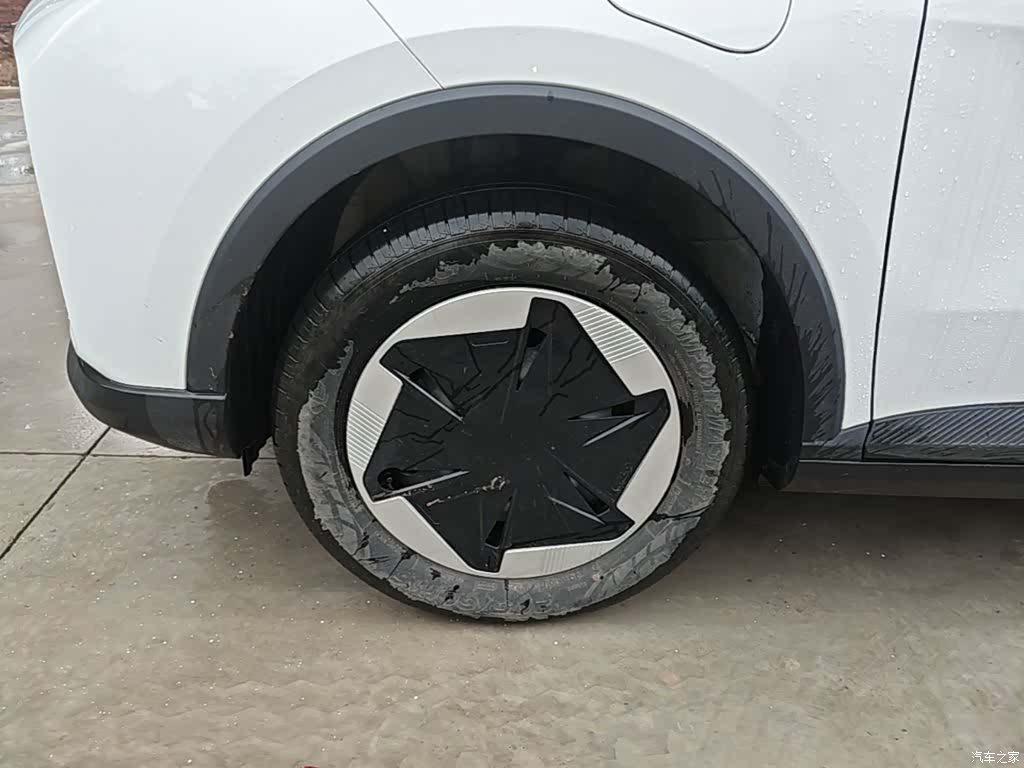 Geely E, 2024 25