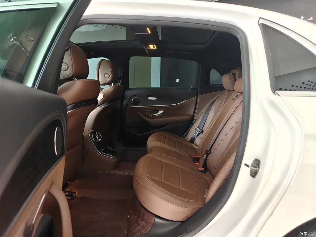 Mercedes-Benz E-Class, 2022 10