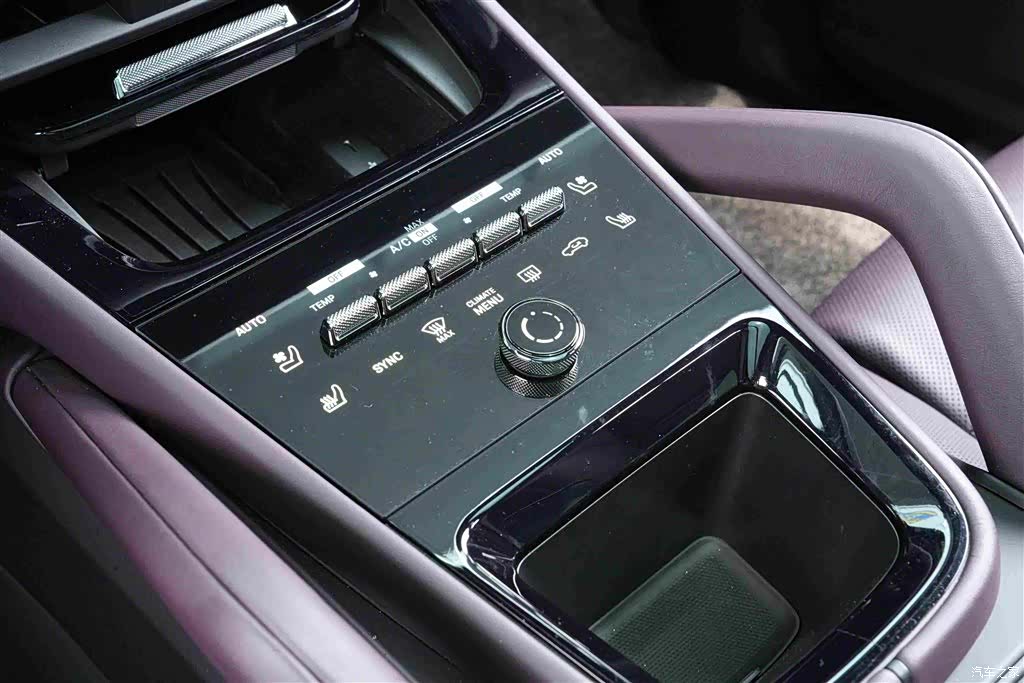 Porsche Cayenne, 2024 12