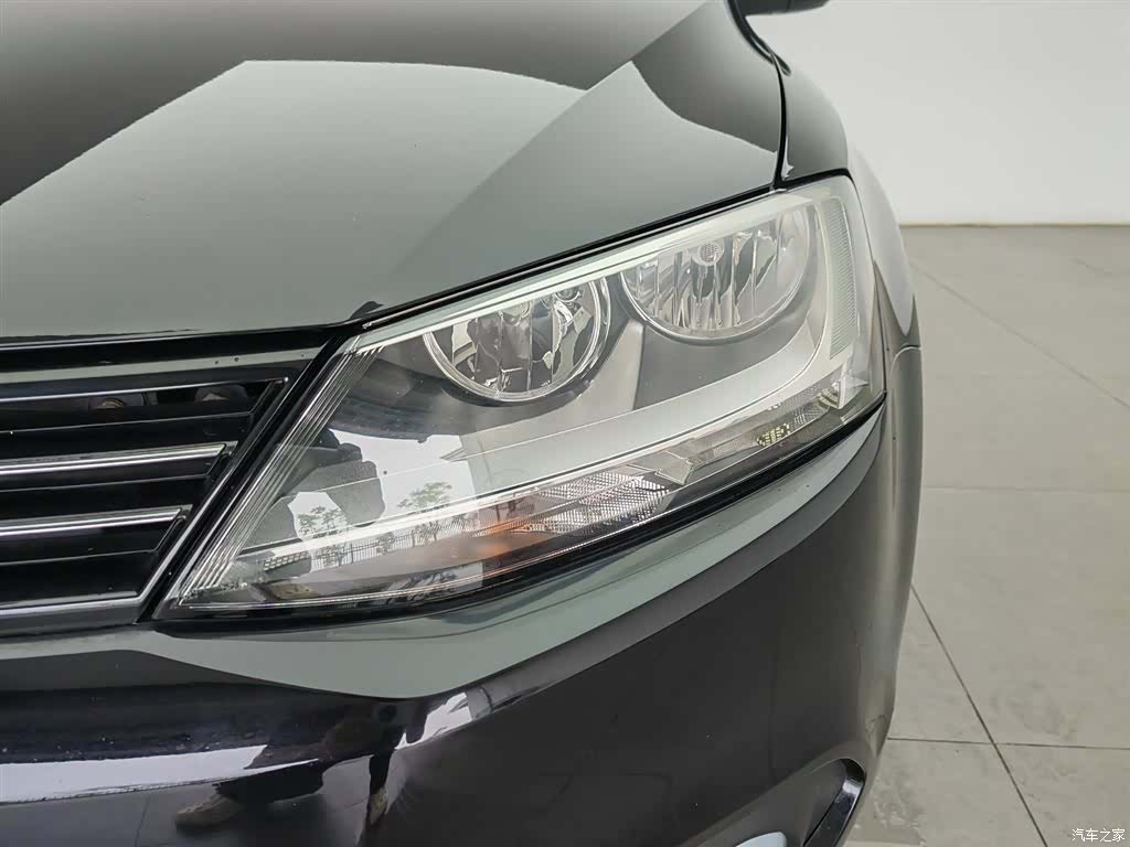 Volkswagen Sagitar, 2013 7