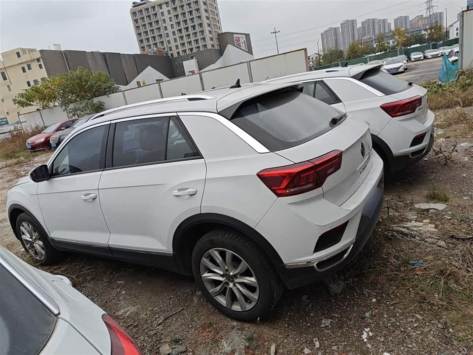 Volkswagen T-ROC exploring Songs