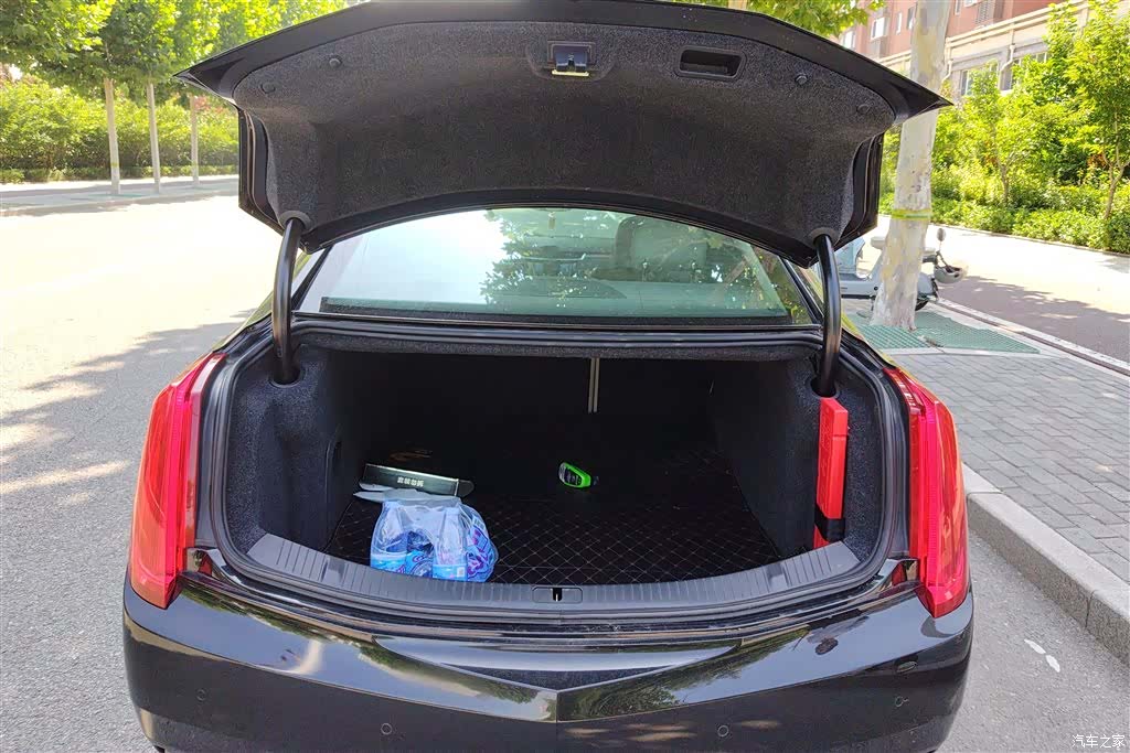 Cadillac XTS, 2016 4