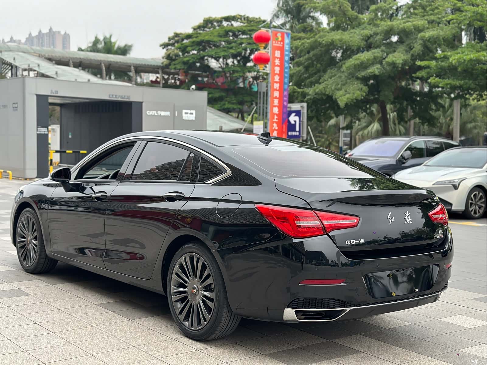 Hongqi H5, 2021 13