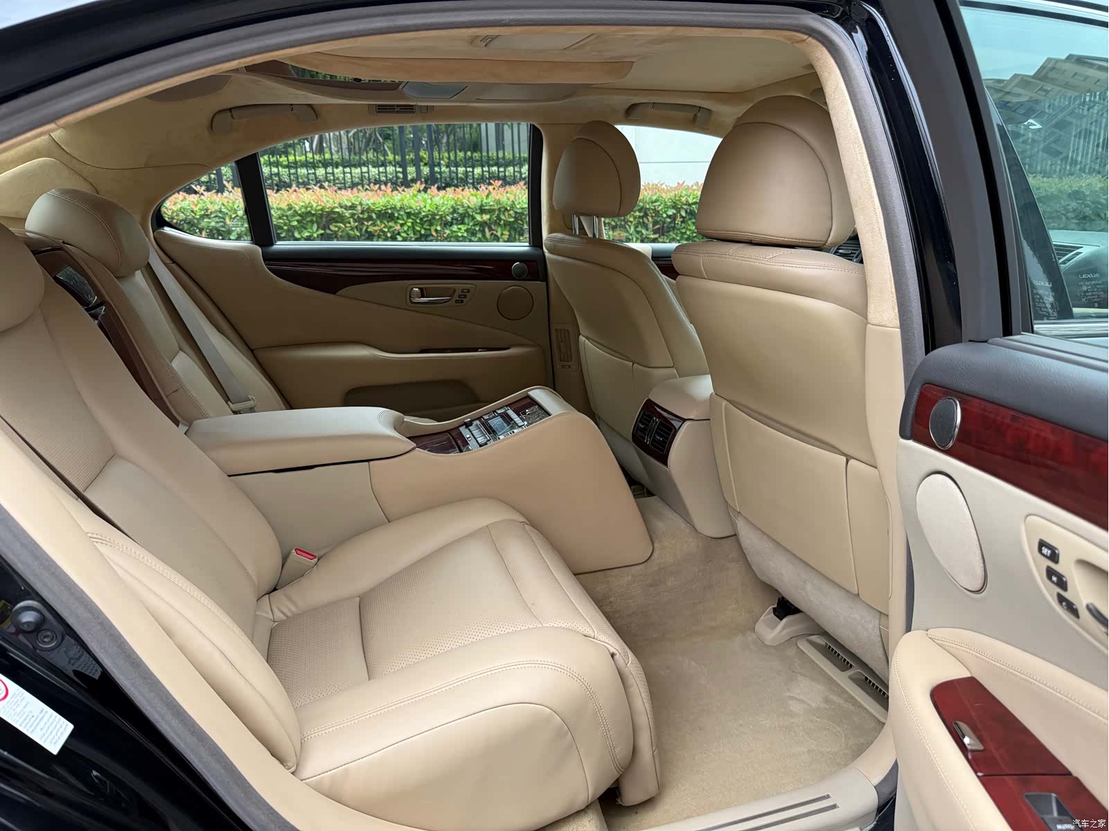 Lexus LS, 2009 11