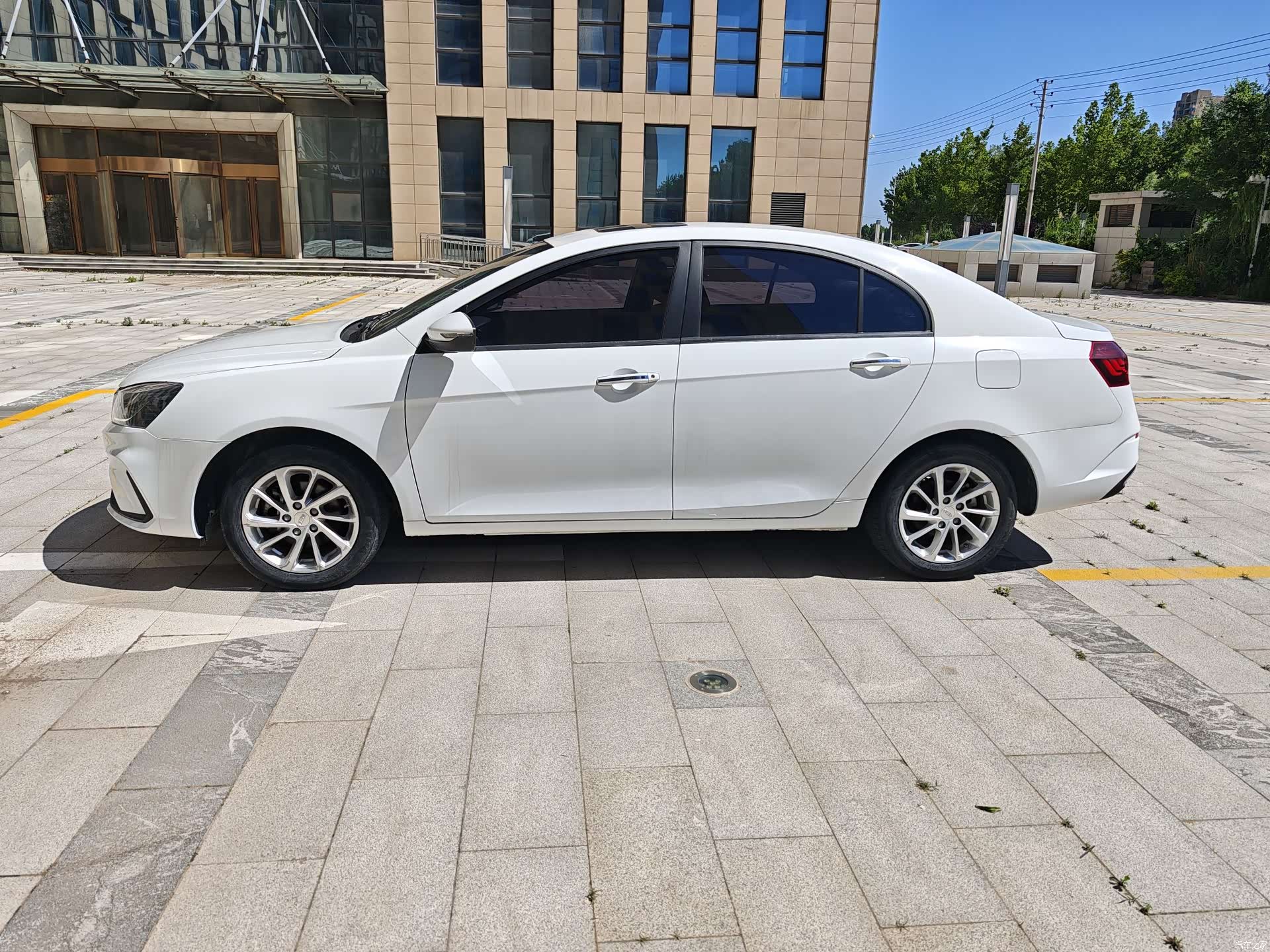 Geely Emgrand, 2021 3