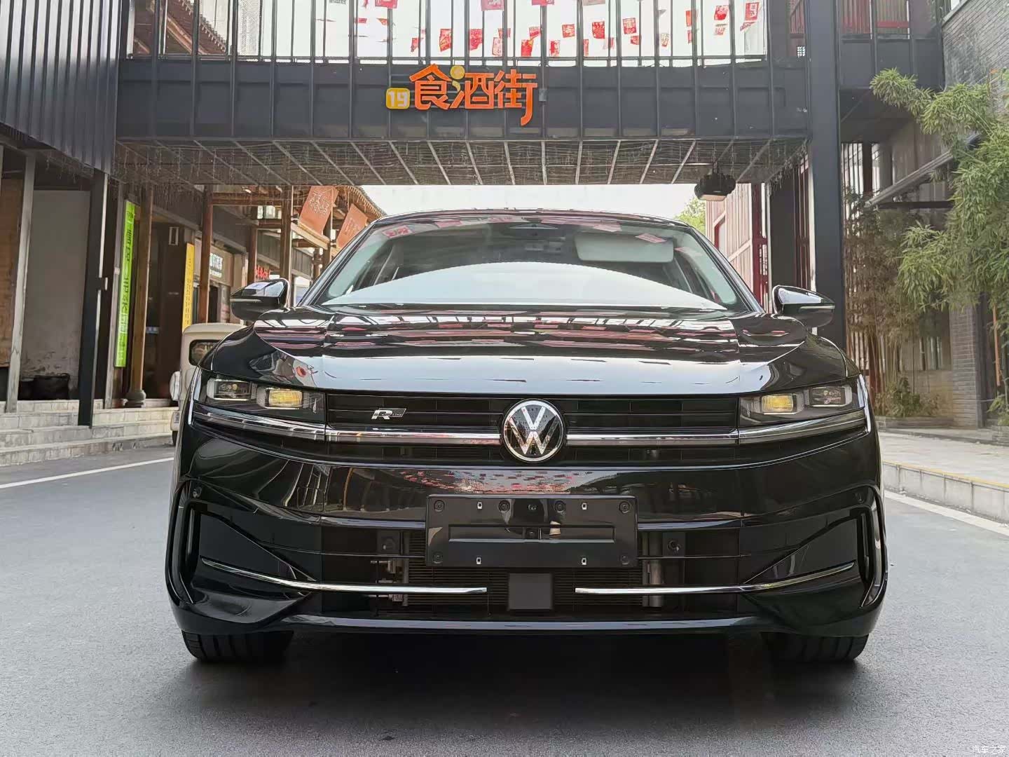 Volkswagen Magotan, 2025 2
