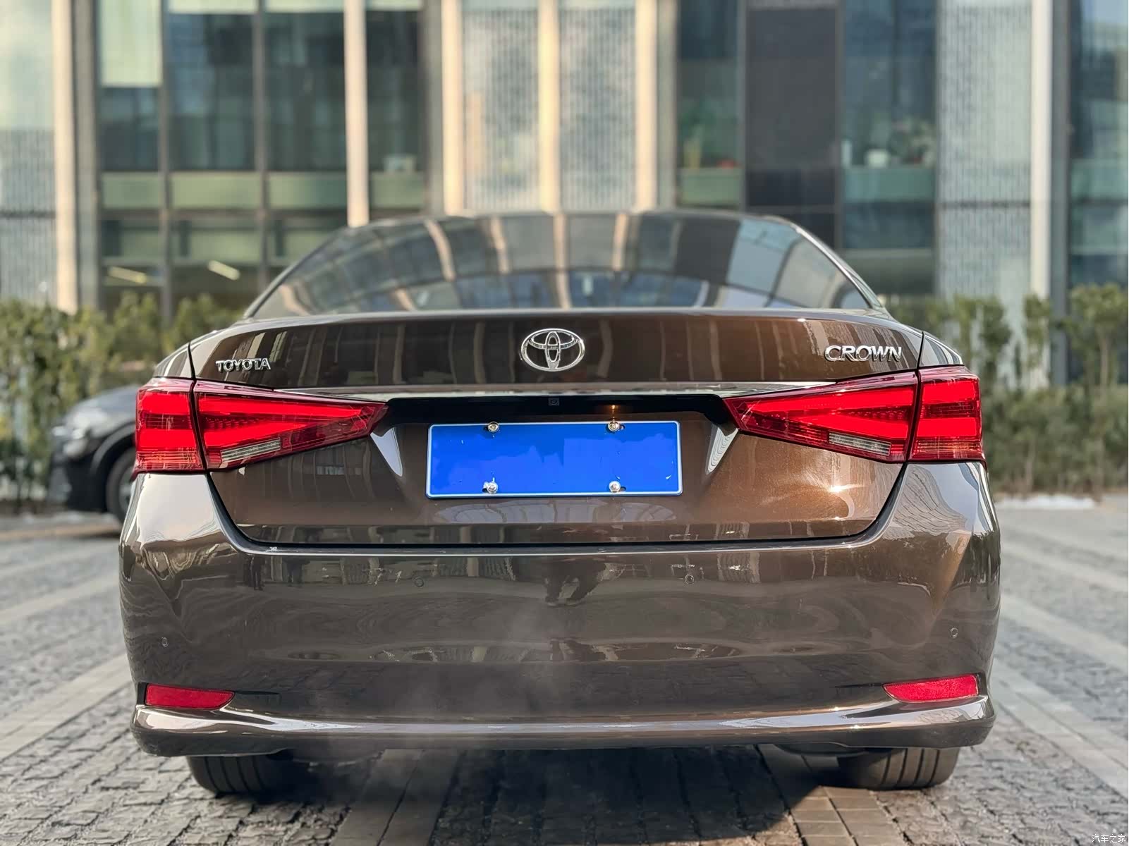 Toyota Crown, 2016 4