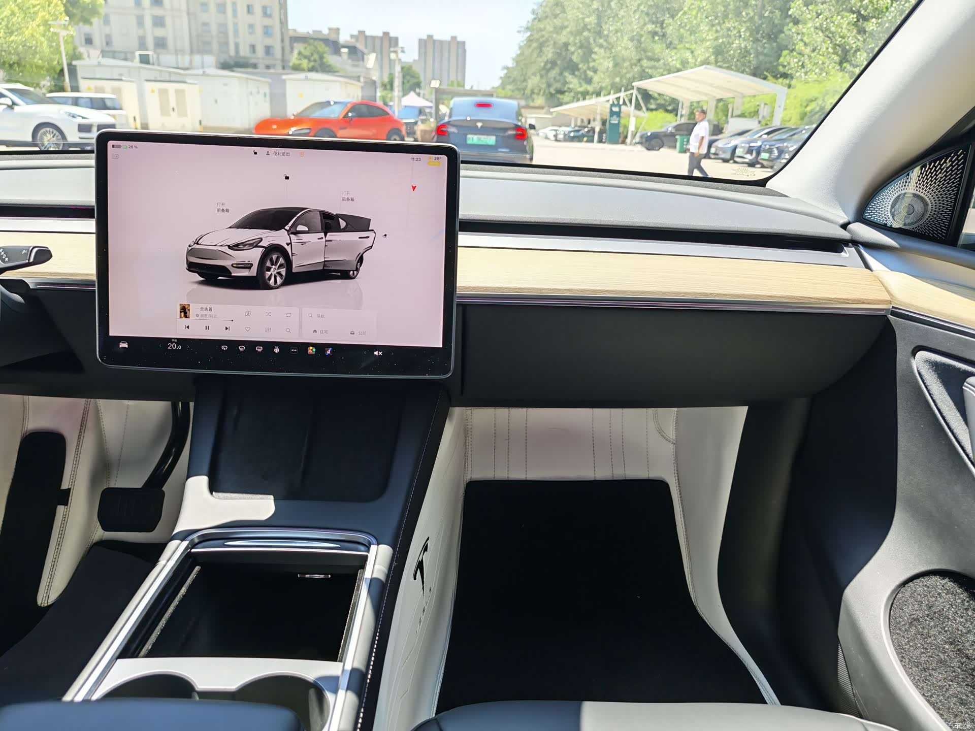 Tesla Model Y, 2023 16