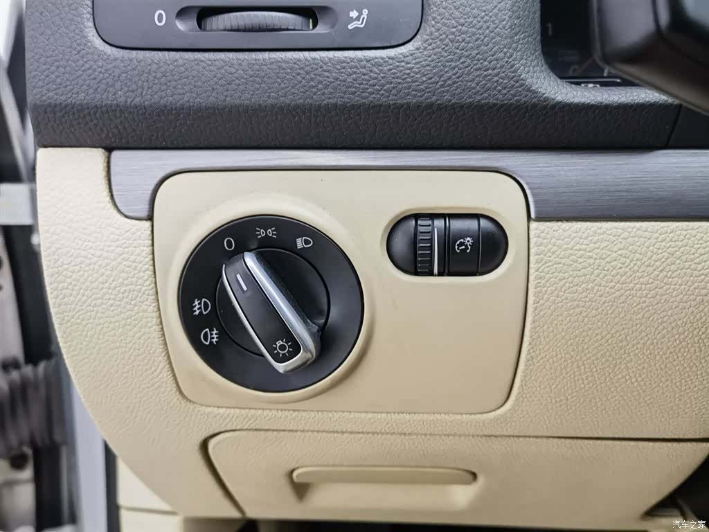 Volkswagen Sagitar, 2011 21