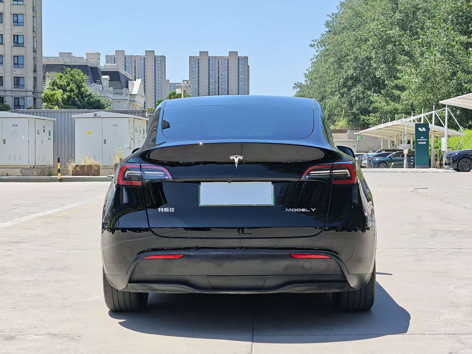 Tesla Model Y, 2023 7