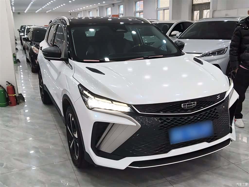 Geely Coolray, 2023 22