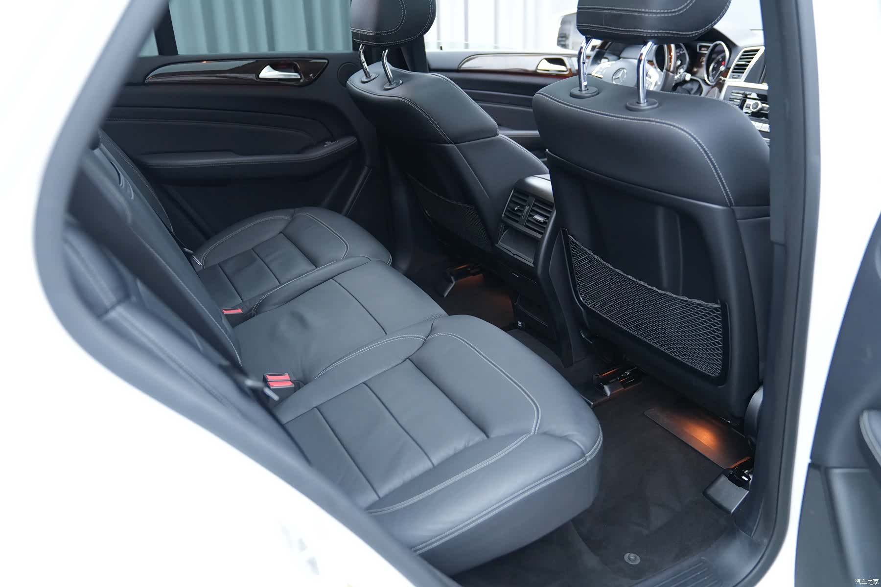 Mercedes-Benz M-Class, 2015 12