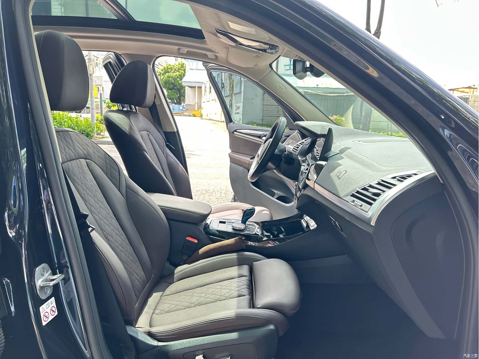 BMW iX3, 2023 9