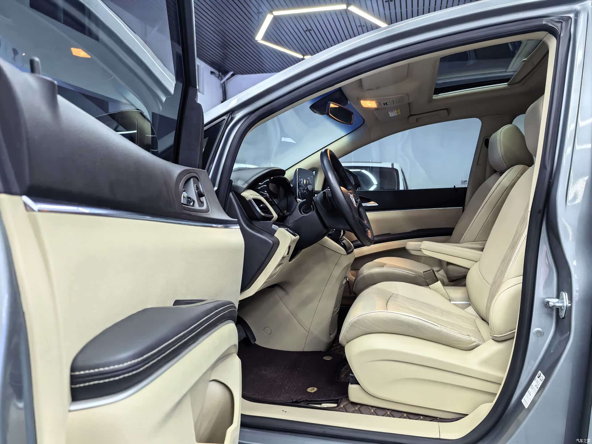 Buick GL8, 2023 4