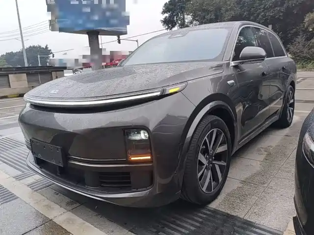Li Auto L8 2023 — купить из Китая под заказ