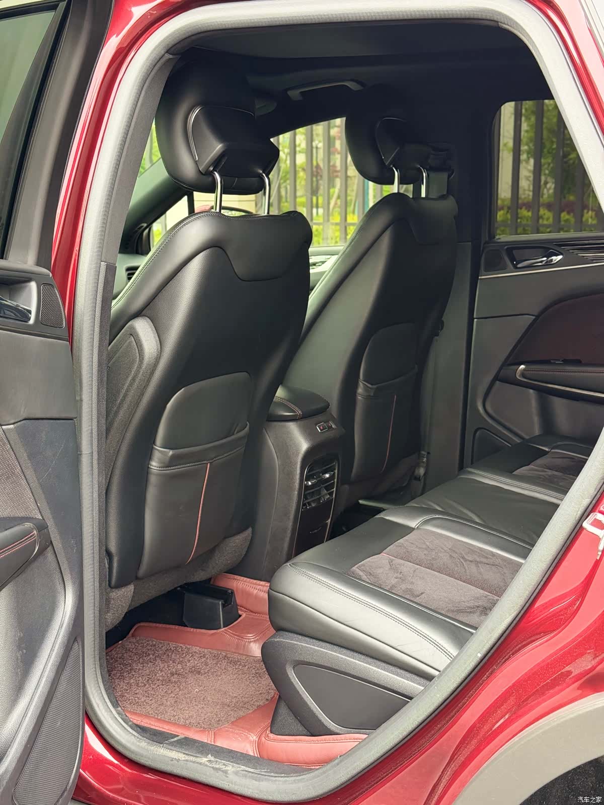 Lincoln MKC, 2015 8