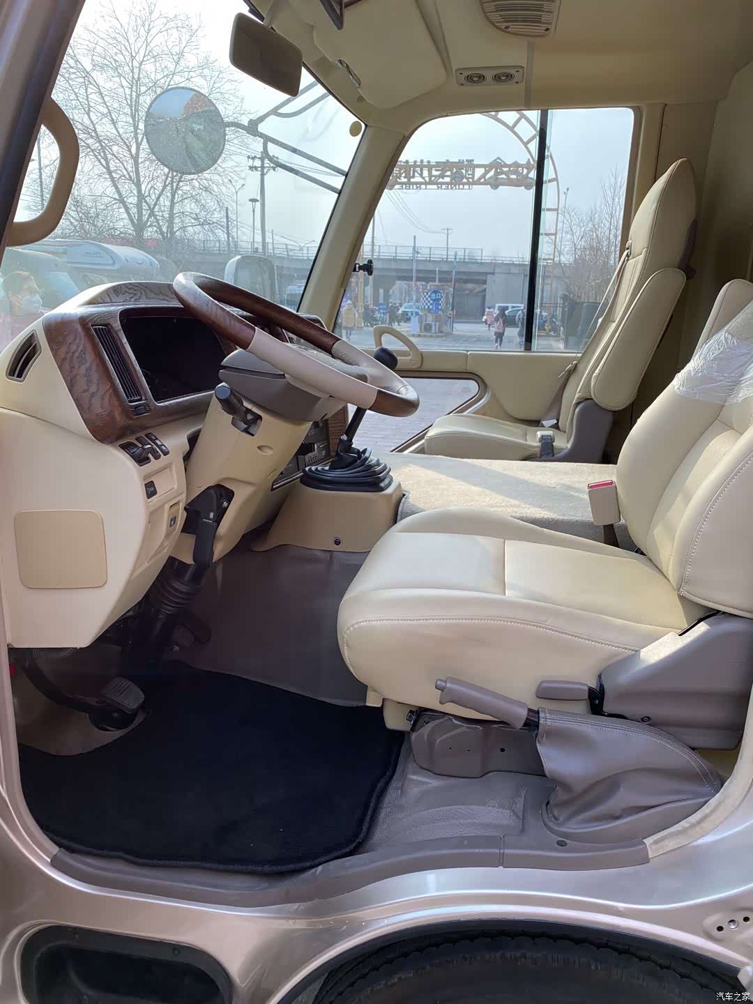 Toyota Coaster, 2019 4