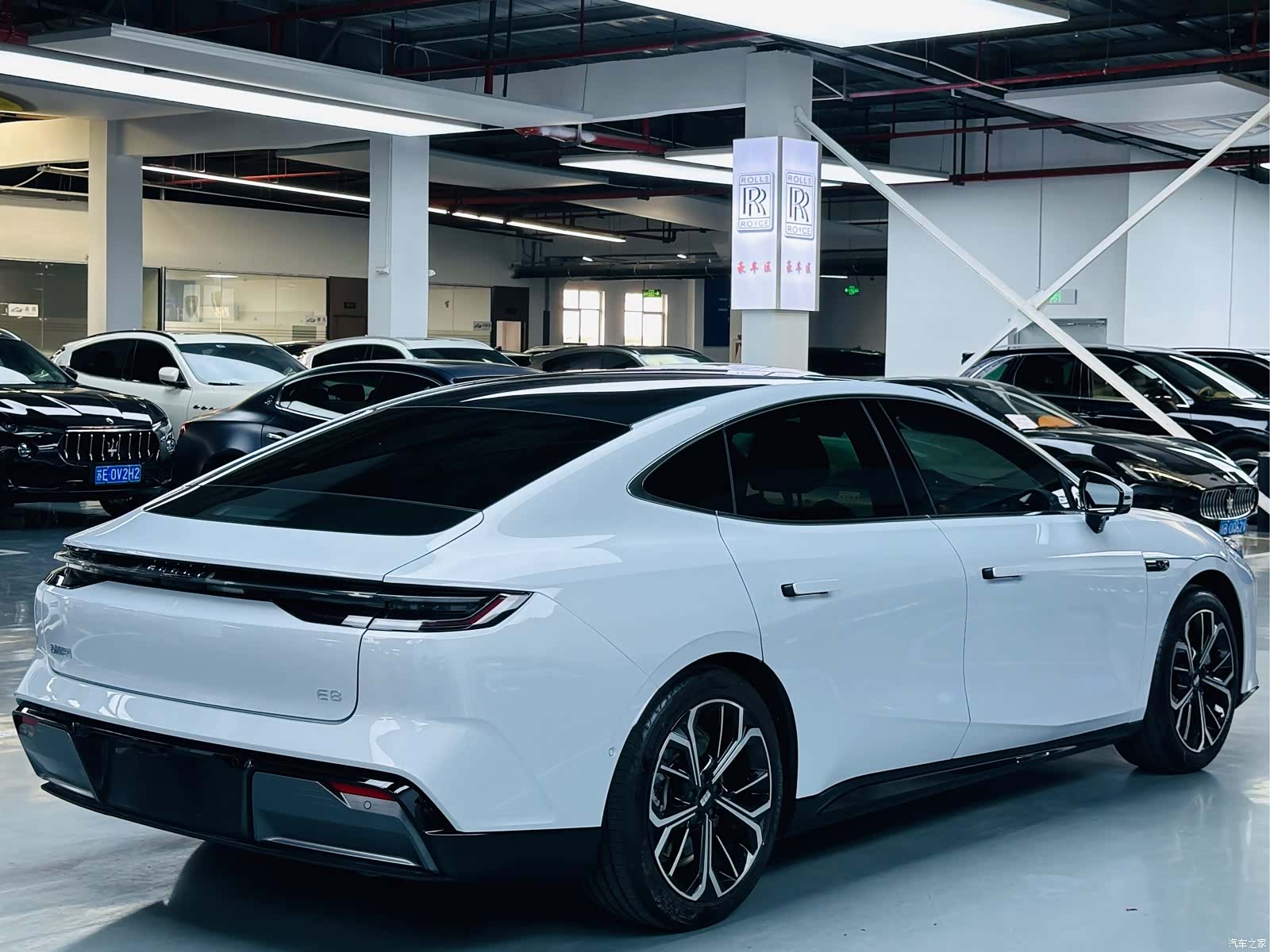 Geely E8, 2025 15