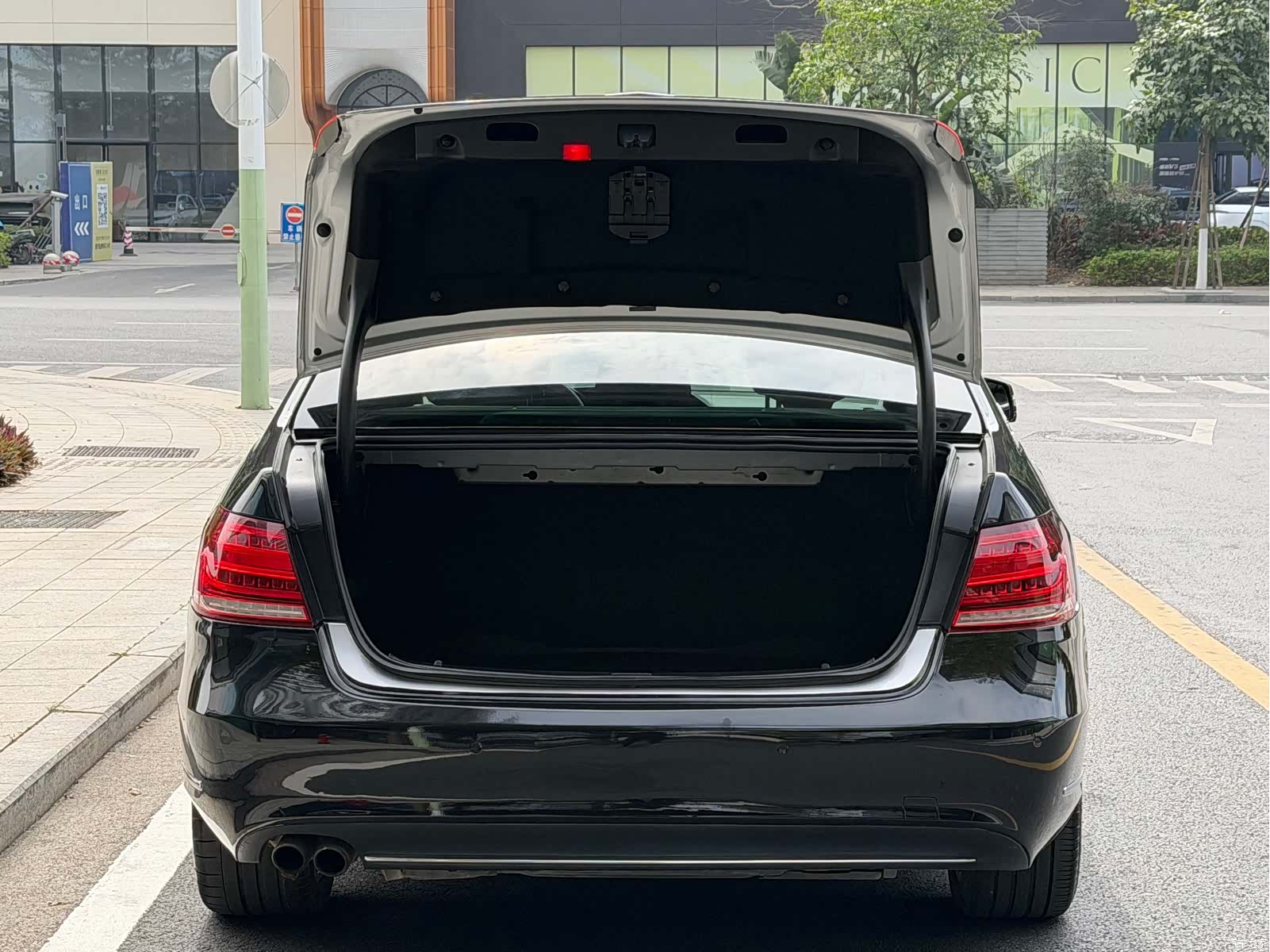 Mercedes-Benz E-Class, 2014 19