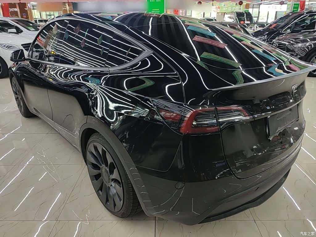 Tesla Model Y, 2022 все фото