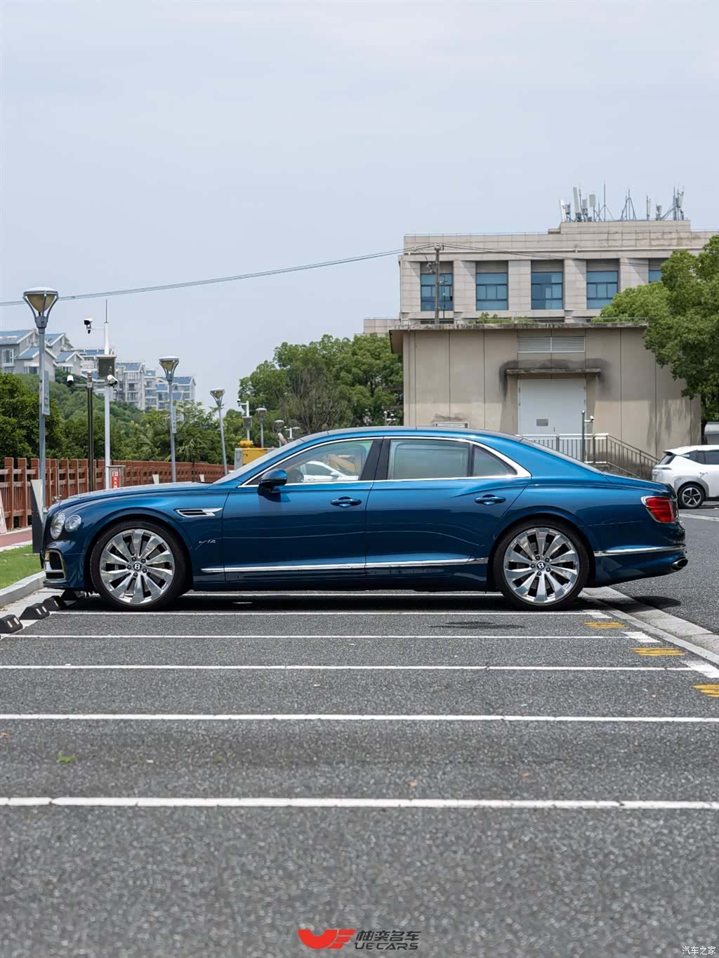 Bentley Flying Spur, 2020 7