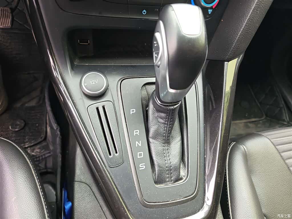 Ford Focus, 2018 10