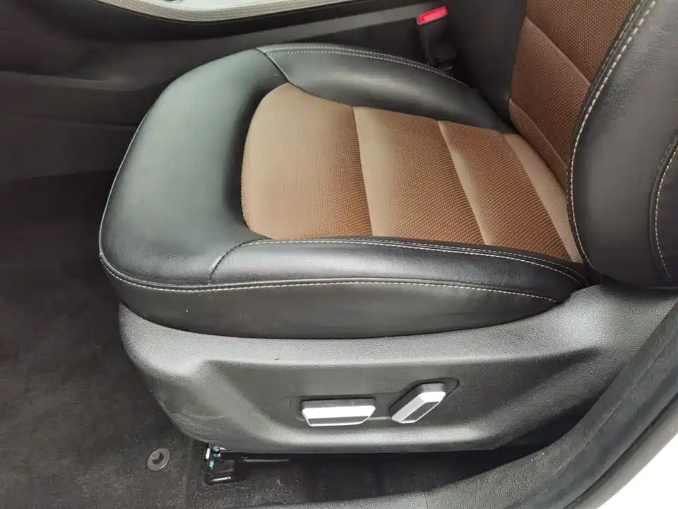 Geely Emgrand GS