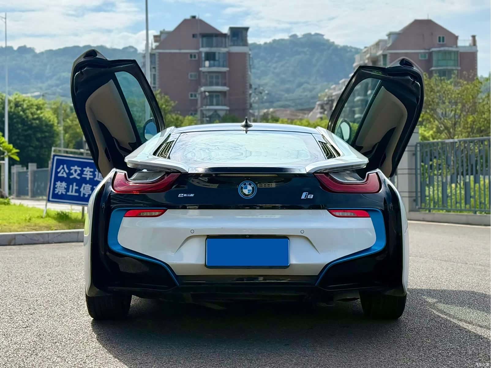 BMW i8, 2015 4