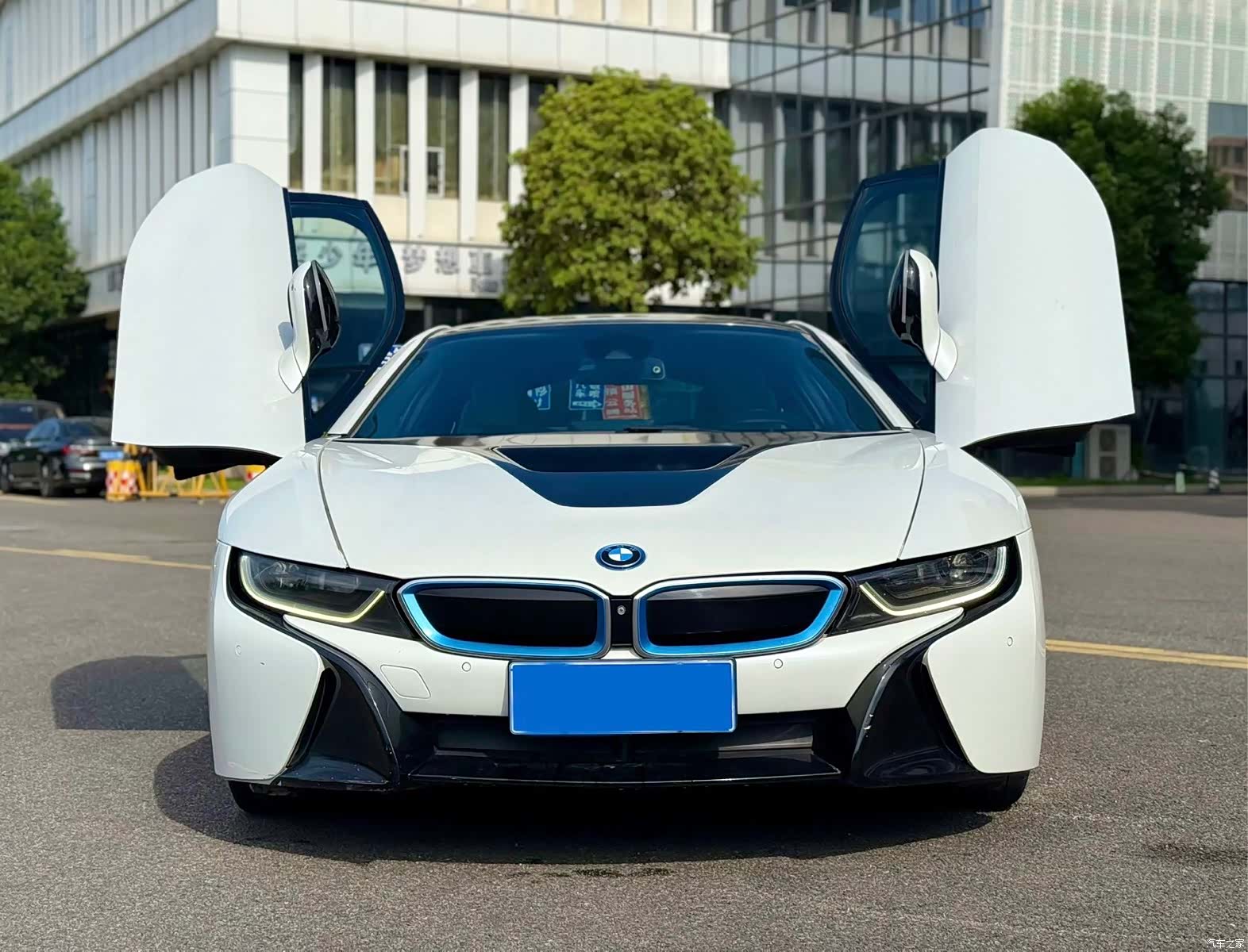 BMW i8, 2015 1