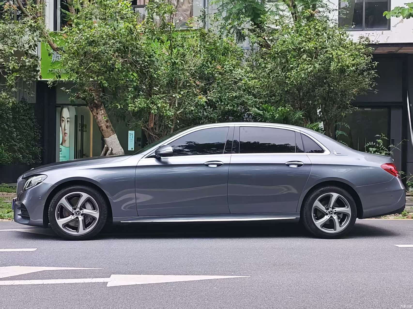 Mercedes-Benz E-Class, 2019 4