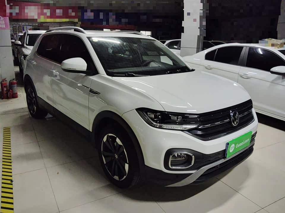 Volkswagen Exploring the shadow