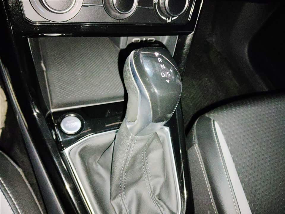 Volkswagen Exploring the shadow