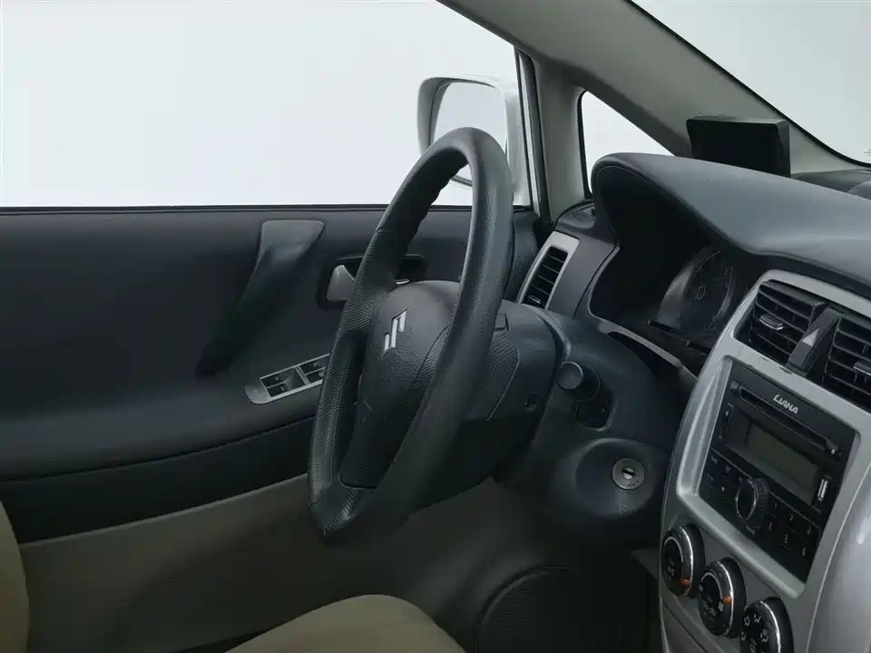 Suzuki Liana