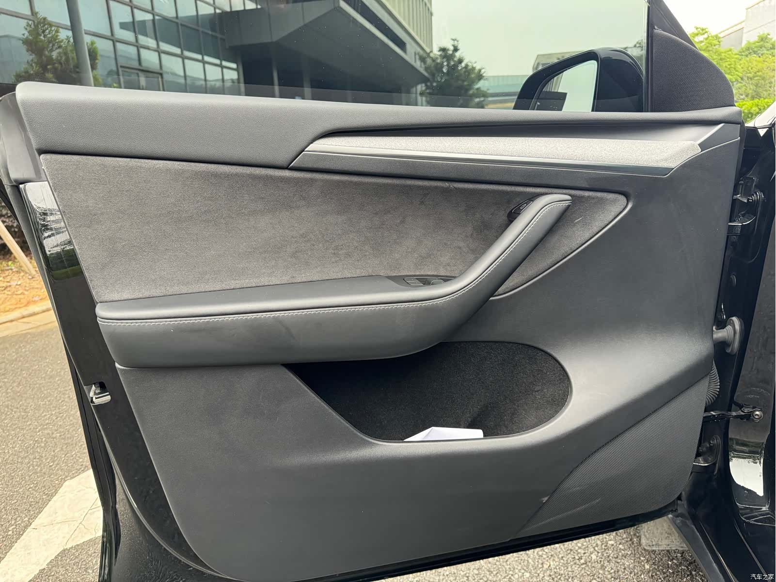 Tesla Model Y, 2023 4